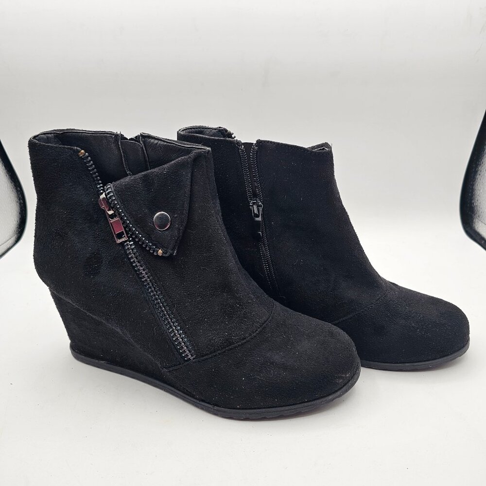 Black Suede Wedge Ankle Boots – Size 8W – Side‑Zip with Snap Detail